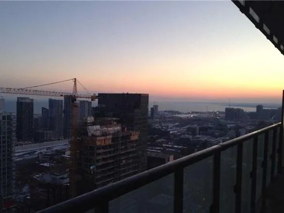 Comfortable Central Downtown Condo - Toronto 0*,  Canada